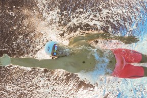 爱游戏-洛杉矶湖人常规赛小胜俄克拉荷马城雷霆，德布劳内砍下22记关键球，全场沸腾的简单介绍